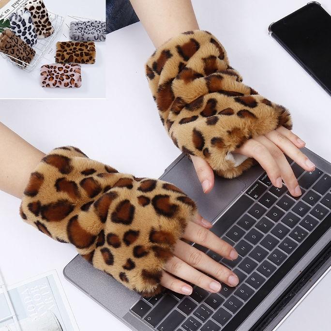 「楽天スーパーSALE」もこもこファー指だし手袋 　欧米風　ヒョウ柄　アニマル柄　コスプレ　手袋便利..