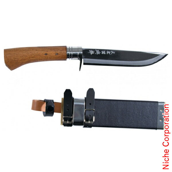 土佐打刃物屋 瑞峰 剣鉈 七寸 210mm 黒打ち 木製鞘付き[T-207W2]▼狩猟解体、魚捌き、蔓・ロープの切断、包丁の代わりとして、山懐を漫喫する必需品。耐摩耗性に優れ粘り強い青紙2号を割り込んだ刀身、携行性の良い革鞘と、使用後の保管を兼ねた木製鞘をお選びいただけます。【注意事項】刃物類は正当な理由なく所持携帯することは法令により禁止されておりますのでお取り扱いには十分ご注意願います。アウトドア、キャンプなどでご使用になる際の持ち運びは、必ず専用ケースやツールボックスへに入れ、帰宅後は必ず自宅にて保管、管理していただきますようお願いいたします。&nbsp;■仕様【柄の長さ】16.5cm【刃の重さ】0.45kg【素材】青紙2号鋼割り込み【生産国】日本製[ 土佐打刃物屋 TOSAUCHIHAMONOYA アウトドア なた 鉈 剣鉈 ]2022/07/15