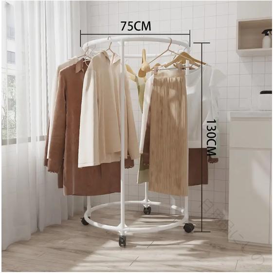 60度回転可能フリースタンディング衣類ハンガー 複数フック付き メタル収納ラック アクセサリー整理に..