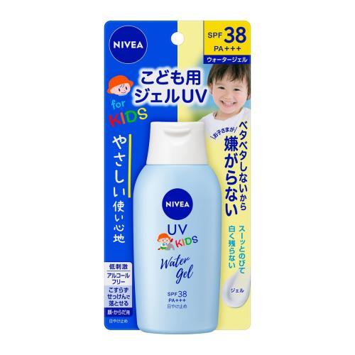 発売元、製造元等：花王カスタマ−マ−ケティこども用ジェルUV 小さいお子さまにも塗りやすいみずみずしいジェル SPF38 PA+++ 小さいお子さまのデリケートな肌を紫外線からまもる うるおい成分ユーカリ葉エキス、トレハロース、鉱物油フリー・合成香料フリー・合成着色剤フリー 顔・からだ用で化粧下地にも使用可能 【ご注意】成分表示および使用上の注意をよくお読みのうえ、肌に異常が生じていないか注意してご使用ください。 お肌に合わない場合は使用を中止し、必要に応じて医師にご相談ください。 原産国：日本区分：化粧品 【成分】 水、PG、メトキシケイヒ酸エチルヘキシル、イソペンチルジオール、ミリスチン酸イソプロピル、セバシン酸ジイソプロピル、ペンチレングリコール、トレハロース、ユーカリ葉エキス、BG、(アクリレーツ、アクリル酸アルキル(C10-30))クロスポリマー、カルボマー、セテス-10、水酸化Na、EDTA-2Na 広告文責：有限会社MAY 電話番号：079-569-1286