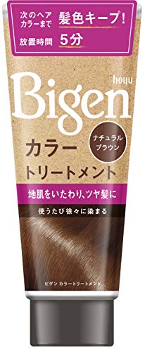 商品サイズ (幅×奥行×高さ) :76mmx50mmx181mm原産国:日本商品紹介 ●髪や地肌をいたわりながら、使うたびに少しずつ白髪を目立たなくします ●根元からハリコシを与え、髪をふんわり立ち上げます ●ハリコシ成分(タウリン)配合 ●たっぷりうるおって、髪色ツヤツヤな仕上がり ●ヒアルロン酸、ツバキ油配合 ●贅沢なアロマの香りを楽しめる、スイートフローラルの香り 使用上の注意 ●衣服や布等に色がつくと洗っても落ちませんのでご注意ください。 ●身体、お風呂、鏡、チューブが汚れた場合は、すぐに洗い流してください。汚れたままにしておくと、落ちなくなるおそれがあります。 ●髪がぬれているとき(雨、汗、育毛剤や整髪料を多量に使用したとき等)は衣服、帽子、枕カバー等に色移りすることがあります。 ●頭髪以外には使用しないでください。 ●頭皮に傷、湿疹等、異常のあるときは使わないでください。 ●お肌に異常が生じていないかよく注意して使用してください。 ●刺激、色抜け(白斑等)や黒ずみ(製品による汚れを除く)等の異常が出たら使用を中止し、皮フ科医へご相談ください。 ●目に入ったときはすぐ洗い流してください。 ●幼小児の手の届かない所に保管してください。 ●高温又は低温の場所や直射日光の当たる場所には保管しないでください。 原材料・成分 水、グリセリン、ステアリルアルコール、セタノール、ベヘントリモニウムクロリド、タウリン、ジメチコン、ミネラルオイル、ツバキ種子油、ヒアルロン酸Na、乳酸、ヒドロキシエチルセルロース、セトリモニウムクロリド、イソプロパノール、フェノキシエタノール、香料、(+/-)HC黄4、HC青2、塩基性青75、塩基性茶16