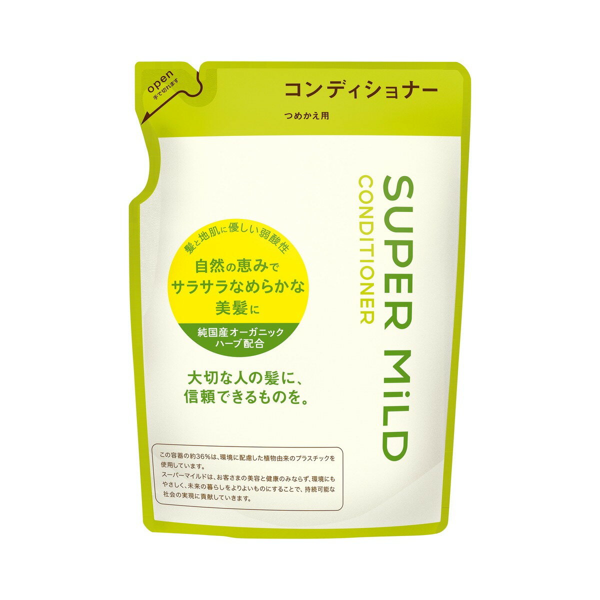 純国産オーガニックハーブ配合エッセンスが髪を芯からサラサラなめらかな美髪にするつめかえ用コンディショナー。 髪と地肌のうるおいを守る弱酸性処方。 自然のすがすがしい風を感じるグリーンフローラルの香り。 環境に優しいつめかえ用タイプでエコに使える。 【ご注意】成分表示および使用上の注意をよくお読みのうえ、肌に異常が生じていないか注意してご使用ください。 お肌に合わない場合は使用を中止し、必要に応じて医師にご相談ください。 原産国：日本区分：化粧品発売元、製造元等：株式会社ファイントゥデイ 【原材料】 純国産オーガニックハーブ配合エッセンス＊【成分】 水、イソペンチルジオール、ジメチコン、ベヘニルアルコール、ステアリルアルコール、パルミチン酸エチルヘキシル、ソルビトール、ステアルトリモニウムクロリド、アミノプロピルジメチコン、PEG-90M、カミツレ花エキス、ローズマリーエキス、セタノール、DPG、イソプロパノール、イソセテス-10、クエン酸、BG、炭酸水素Na、シリカ、BHT、香料 広告文責：有限会社MAY 電話番号：079-569-1286