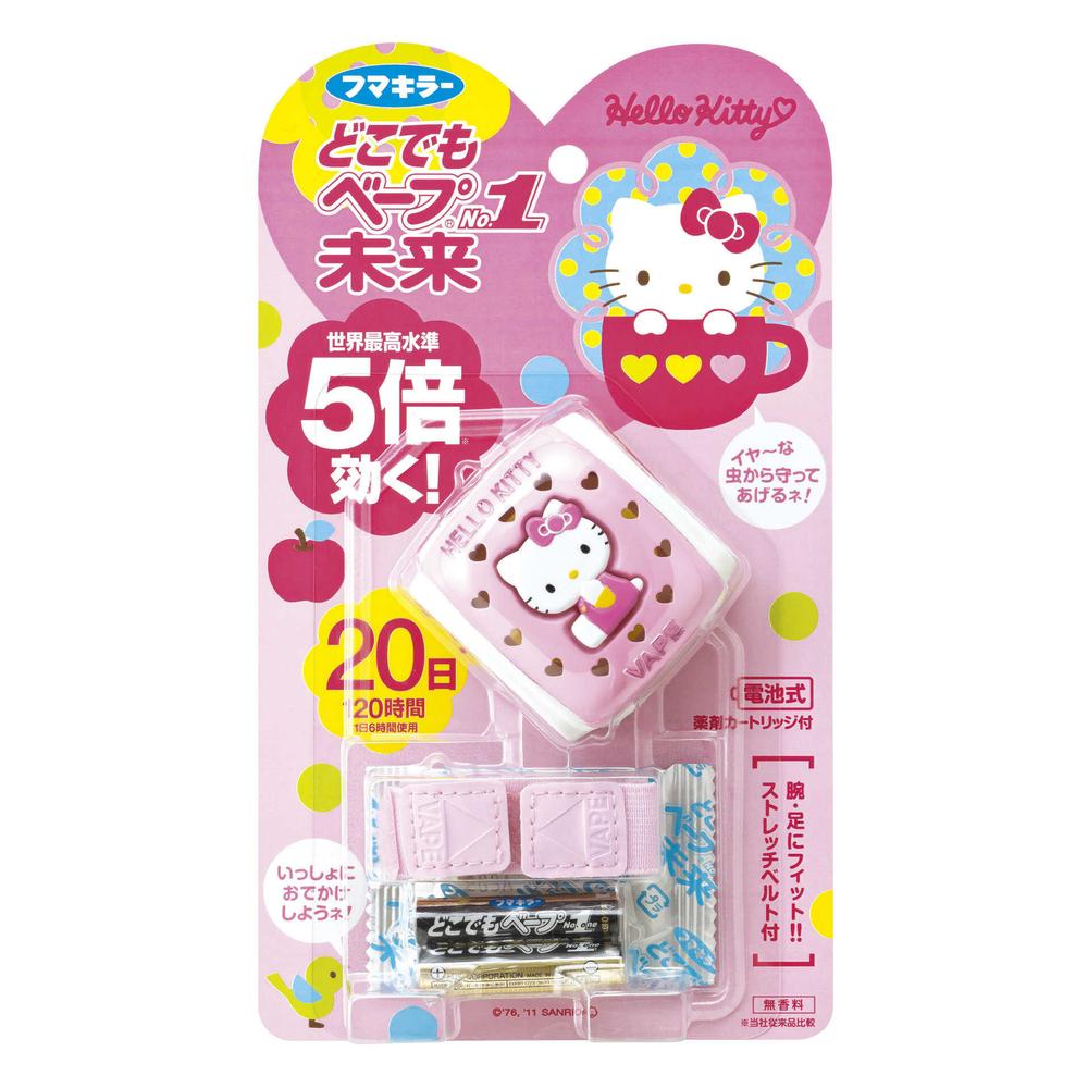 ・携帯用のかわいい虫よけセット。 ・薬剤含浸量アップで屋外でも高い効果を発揮。 ・ストレッチ素材のベルト付きで腕や足にフィット。 ・無香料で使用期間は約120時間(1日6時間使用時)。 ・単4アルカリ電池2本を使用。 【ご注意】用法・用量および使用上の注意をよくお読みのうえ、正しくご使用ください。 お体に合わない場合は使用を中止し、症状が続く場合は医師等にご相談ください。 区分：医薬部外品 発売元/製造元等：フマキラー 【成分】 メトフルトリン(ピレスロイド系)、BHT 広告文責：有限会社MAY 電話番号：079-569-1286