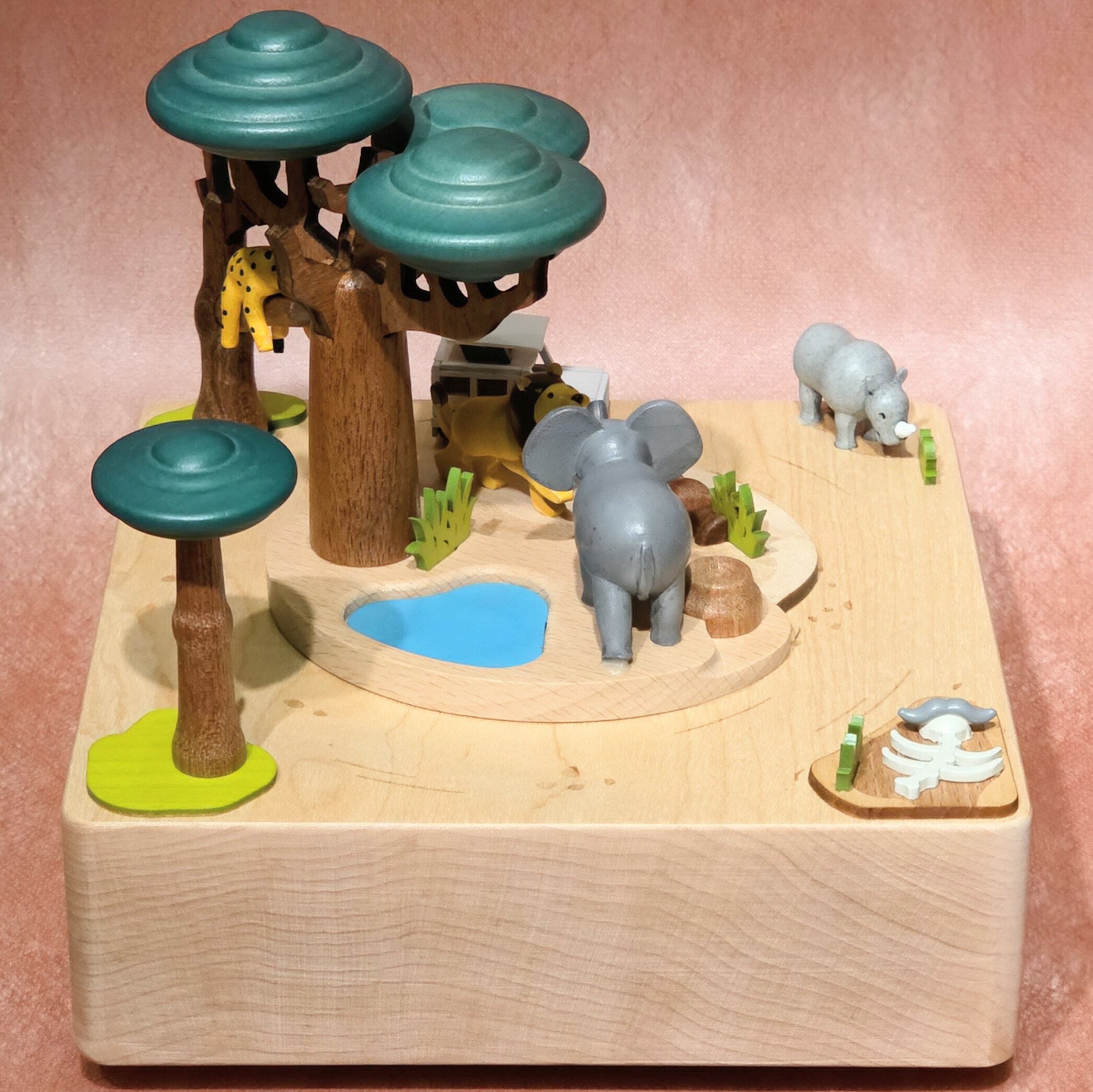 【卒業祝い 入学祝い 母の日 発表会】サファリ / Safari 木製からくりオルゴール 曲目 : サークルオブライフ ライオンキング Circle of Life The Lion King ミニチュア ライオン 動物 木製 小物 ギフト インテリア シック プレゼントに人気 【EA154S】