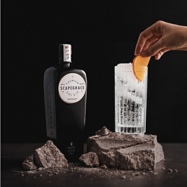 スケープ グレース クラシック プレミアム ドライ ジン 700ml 42.2度 正規品 スピリッツ GIN ジン SCAPEGRACE Classic ニュージーランド ちゃんぽんちから バリうま【送料無料※一部地域は除く】
