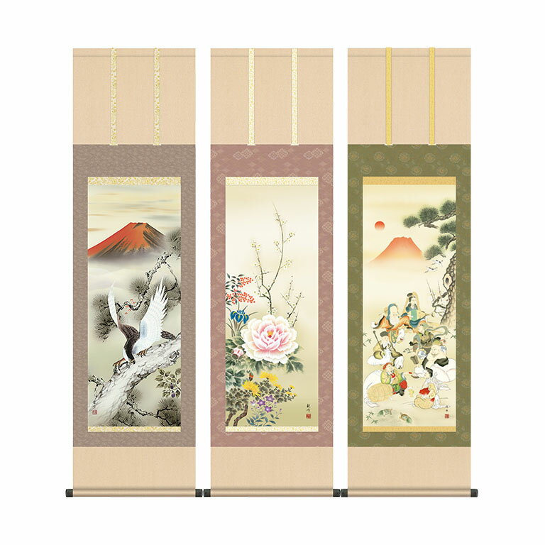 商品説明めでたき佳画に、心晴れやか。開運・吉祥を描く、洛彩緞子表装の名作掛軸古来より日本人が大切にしてきた「吉祥の象（かたち）」を、一幅の中に。出世栄達を願う「一富士二鷹三茄子」、四季の名花が咲き誇る「四季花」、そして福・寿・財をもたらす「七福神吉祥之図」。それぞれに込められた祈りと美が、掛ける場所を厳かに、そして華やかに彩ります。熟練の筆が紡ぐ縁起の美、洛彩緞子表装の気品が格調を添える——。一年を通して飾れる吉祥の逸品を、どうぞ末永くお愉しみください。【 商品詳細 】●サイズ（約）／幅44.5×高164cm●重さ（約）／420g●材質／本紙：新絹本、軸先：陶器●ジグレ版画技法●セット内容／表装品質保証書●タイプ／一富士二鷹三茄子、四季花、七福神吉祥之図●生産国／日本