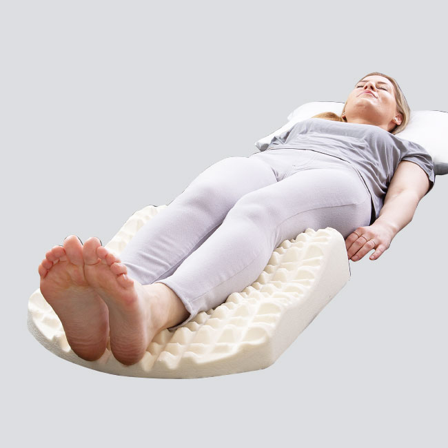 3Dもまれる枕 - 足枕 足 腰 まくら 枕 揉む 揉み 突起 快眠 睡眠 脚 リラックス 回復 ふわふわ