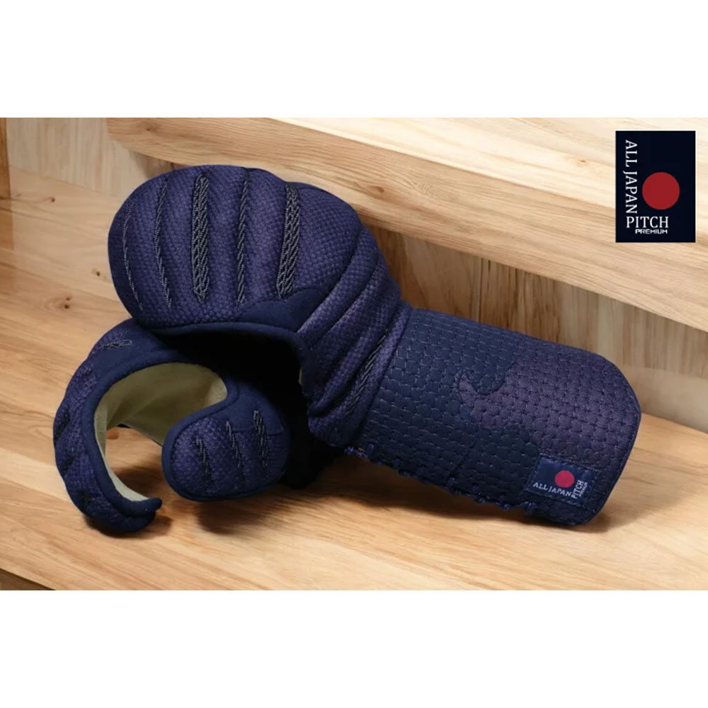 生産終了 最終売り切り 30%OFF〜割引中★剣道 小手 防具 単品 【刺繍代込み】2025 ALL JAPAN PITCH クロスピッチ 鹿革風合生地 正藍染木綿 甲手 籠手 こて 剣道防具 武具 武道 人気 おすすめ