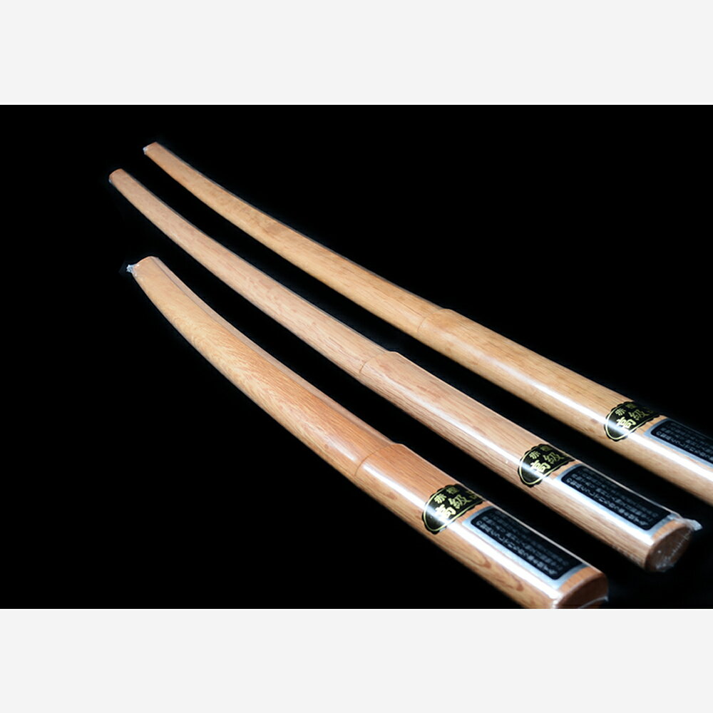 宮崎県の都城で製作する純国産木刀です。 「大刀」「中刀」「小刀」