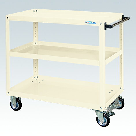 ※イラストはイメージです。 自動車整備工場、製造・工場ライン、研究室・ラボ、建築・建設現場、医療機関（手術室等）、物流・倉庫業、美容・理容室、DIY工房・個人ガレージなど様々な場所で使用されています。まとめ買いをご検討はお気軽にご相談ください！※返品について【メーカー】サカエオリジナルブランド【特長】「突き合わせ方式」により、ぐらつきが無く非常に堅牢です。　フロアストッパー付なのでワンタッチでワゴンを固定！【仕様】●外寸 間口（W）[mm]：900●外寸 奥行（D）[mm]：600●外寸 高さ（H）[mm]：930●均等耐荷重[kg]：300●本体カラー：アイボリー●棚板段数[段]：3●引出し：なし●キャスター：ゴム車●キャスター詳細：ゴム車　125Φ　自在（2個）・固定（2個）●天板種類：なし●天板カラー：なし●天板高さ（H）[mm]：なし●質量[kg]：31●支柱突き合わせ方式、棚板は皿型・フラット型変更可能●中棚：50mmピッチで段替え可能●G購入法：○●お届け時の商品状態：お客様組み立て【検索用ワード】 工具 収納 ガレージ 整理 工場 効率化 作業スペース 確保 移動式 ラック 金属製 シェルフ 収納ワゴン メンテナンス用作業台 工具 散らかる 作業台 収納 整備道具入れ 業務用