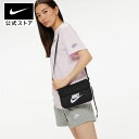 【10％OFFクーポン対象】ナイキウェア ウィメンズ レベル クロスボディ バッグnike ボディバッグ ウエストポーチ ヒップパック サステナブル アウトドア sportsac cw9300-010 cpn10 黒 白