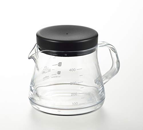割れない・ブラック 3杯分 400ml TW-3730・・PackageQuantity:1・本体重量:148g・フタ:ポリプロピレン、本体:飽和ポリエステル樹脂・生産国:日本・実用容量:400ml(カップ約3杯分)・電子レンジ対応(コーヒー等の温めのみ)ガラスのように透明で割れにくい、丈夫なコーヒーサーバーです。 本体は卓越した強靭性、耐薬品性、耐熱性、高透明性を備えたトライタン樹脂製。人体に影響する可能性が示唆される化学物質を含まない安全な製品です。 簡易ドリッパーもセットしてお使い頂けます。 注ぎ口は注ぎやすく、液垂れしにくい理想的な形状です。 口径が広いので、お手入れが楽々。 持ち手と本体が一体なので、隙間がなく汚れが溜まりません。