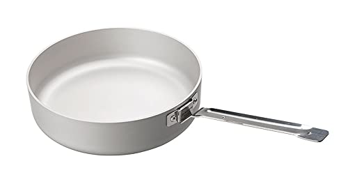 ・アルミ 18 EBY634・2人分の食事ならこのサイズ・サイズ : 径18x深さ4.5cm (2mm厚)・ハンドル : 14.7×2cm・素材 : 本体/アルミニウム(アルマイト加工) ハンドル/ステンレス・質量 : 257g(本体)/37g(ハンドル)クッカーとフライパンの中間的なサイズ。 2mm厚の日本製アルミ材を日本の職人が一つ一つヘラ絞りで作り上げる一生モノのフライパン。 底面全体をムラなく加熱します。 コーティングも無し、ハンドルも脱着式で焚火でも使えます。