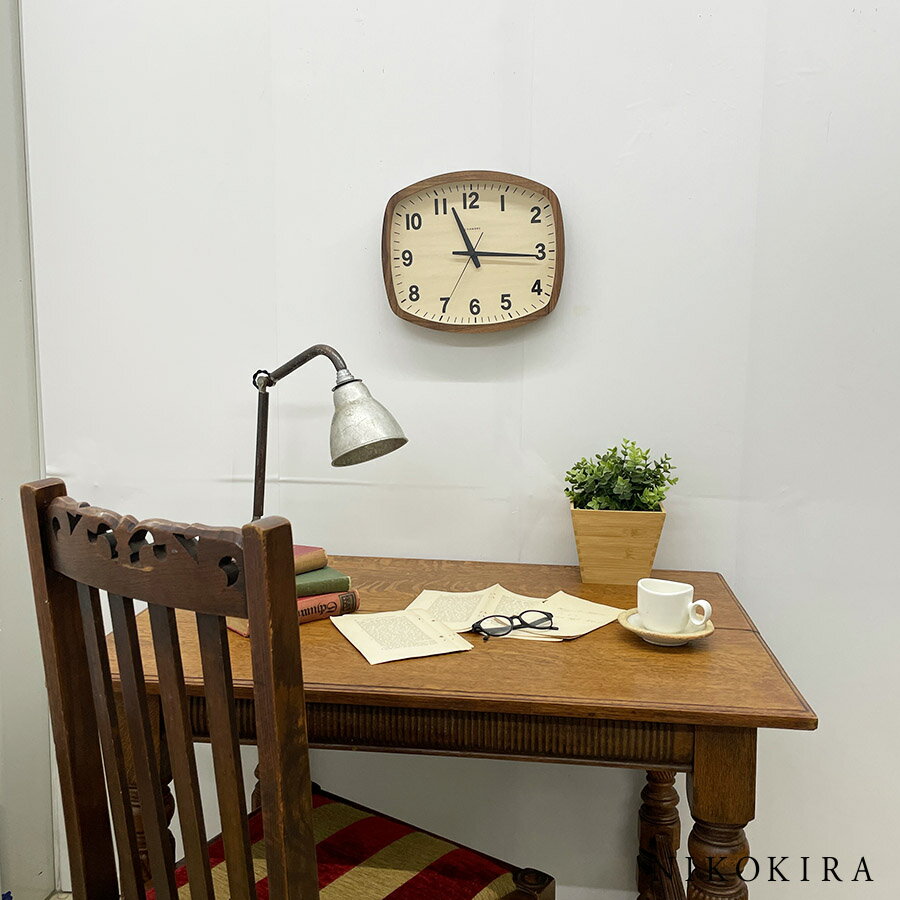 【26日迄クーポンで1000円OFF】 掛け時計 電波時計 壁掛け 電波 時計 おしゃれ 木製 北欧 静か 音がしない 静音 スイープ 運針 寝室 キッチン リビング 無垢材 天然木 木目 ウッド 31.7cm 27.1cm ウォール クロック スクエア 日本製 ブラウン ウォールナット シャンブル [2]