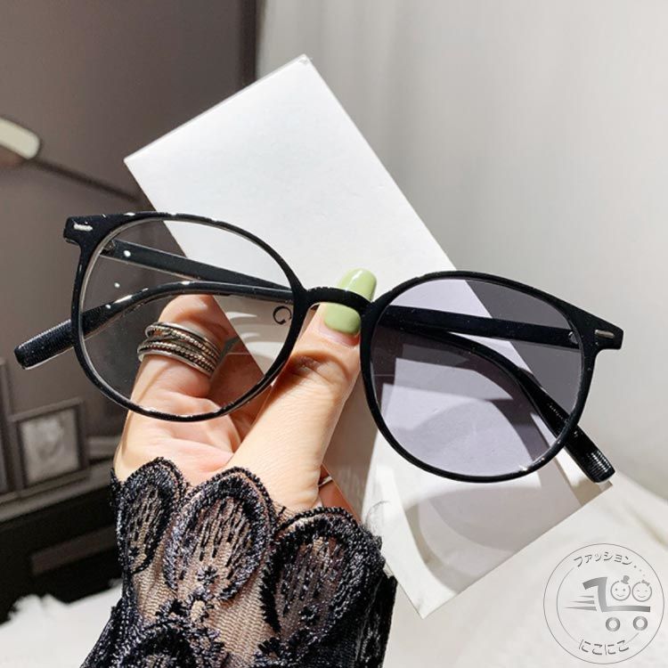 新生活 リーディンググラス 軽量 老眼鏡 サングラス UVカット 紫外線でレンズの色が変わる ブルーライトカット レディース スマホ おしゃれ メンズ ボストン型 変色 シニアグラス 男女兼用 ラウンド 丸 メガネ 女性 ブラック PCメガネ