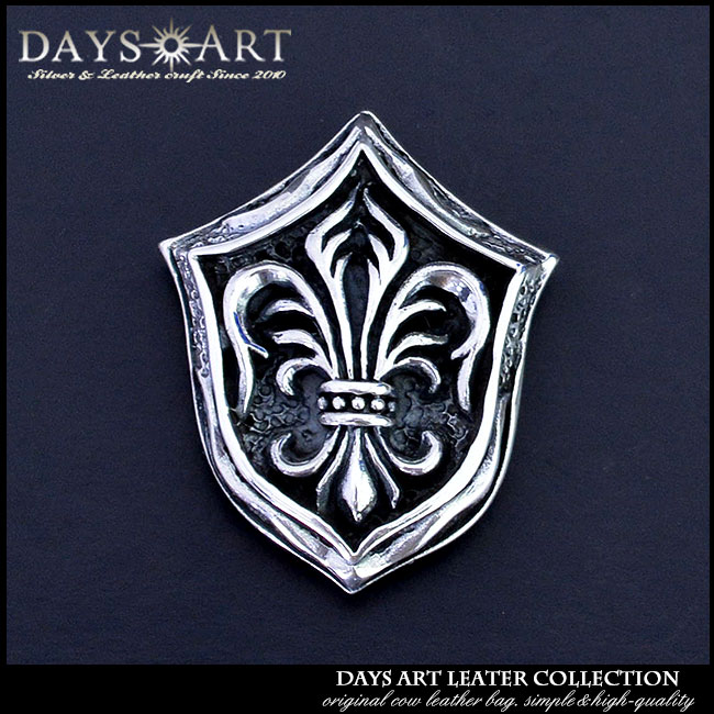 コンチョ シルバー925 ネジ式 パーツ ボタン カスタム 財布 百合の紋章 エンブレムコンチョ 浮き彫りフレア