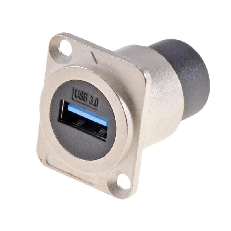 USB 3.0コネクター。