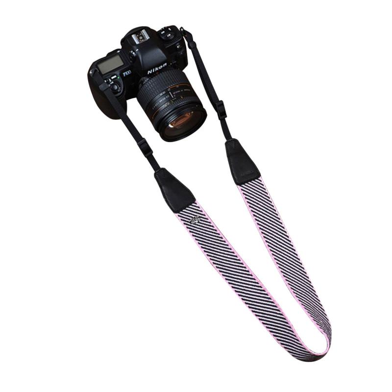 カムイン(cam-in) カメラストラップ A35 汎用型 B3401 綾織り ピンク コットン CAM8262TYPE:汎用型長さ:調整可能厚み:2.4mm素材:綿繊維混紡、牛革、ナイロンウェビング、DUREFLEXプラスチックバックル