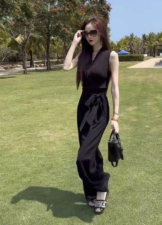 オールインワン ジャンプスーツ レディース ノースリーブ Vネック パンツドレス ワイドパンツ ガウチョパンツ ウエストリボン 無地 オーバーオール カジュアル 上品 おしゃれ 女性用 エレガント きれいめ 通勤OL オフィス 結婚式 二次会 パーティー お呼ばれ