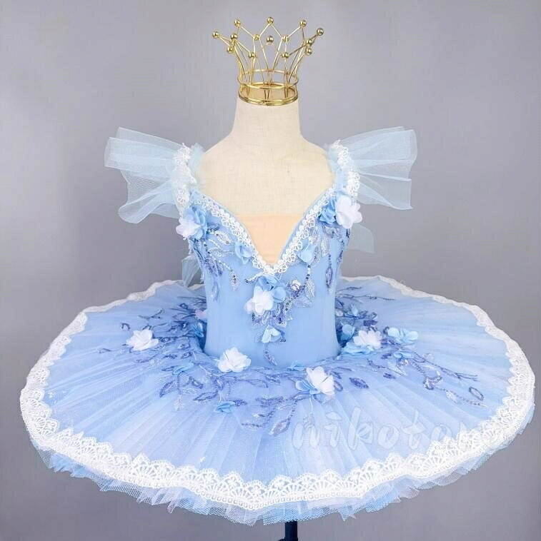 商品名 バレエダンス衣装 商品詳細 【サイズについて】 画像をご参照ください。 子供用バレエレオタード♪ スカート付きで もっと可愛くて、背中が美しく見える。 生地が柔らかくて、肌に優しい！ ストレッチが効いているので、動きやすい！練習着、舞台着に最適です！ セット内容 ： ワンピース 「記載のないアクセサリー、小物等は付属しません」 ★製造中（縫製、染色など）により商品において色味や柄、サイズに若干の誤差や、生地を織る際に糸の継ぎ目や多少のほつれ等が生じる場合がございますが、 品質上の問題ではございませんのでご了承の上お買い求めくださいませ。 サイズは人の手によって測っているため、約1-3CMの誤差がある場合がございます。 予めご了承下さいませ。 素材 ストレッチ生地など、チュール 生産国 中国商品名 バレエダンス衣装 商品詳細 【サイズについて】 画像をご参照ください。 子供用バレエレオタード♪ スカート付きで もっと可愛くて、背中が美しく見える。 生地が柔らかくて、肌に優しい！ ストレッチが効いているので、動きやすい！練習着、舞台着に最適です！ セット内容 ： ワンピース 「記載のないアクセサリー、小物等は付属しません」 ★製造中（縫製、染色など）により商品において色味や柄、サイズに若干の誤差や、生地を織る際に糸の継ぎ目や多少のほつれ等が生じる場合がございますが、 品質上の問題ではございませんのでご了承の上お買い求めくださいませ。 サイズは人の手によって測っているため、約1-3CMの誤差がある場合がございます。 予めご了承下さいませ。 素材 ストレッチ生地など、チュール 生産国 中国