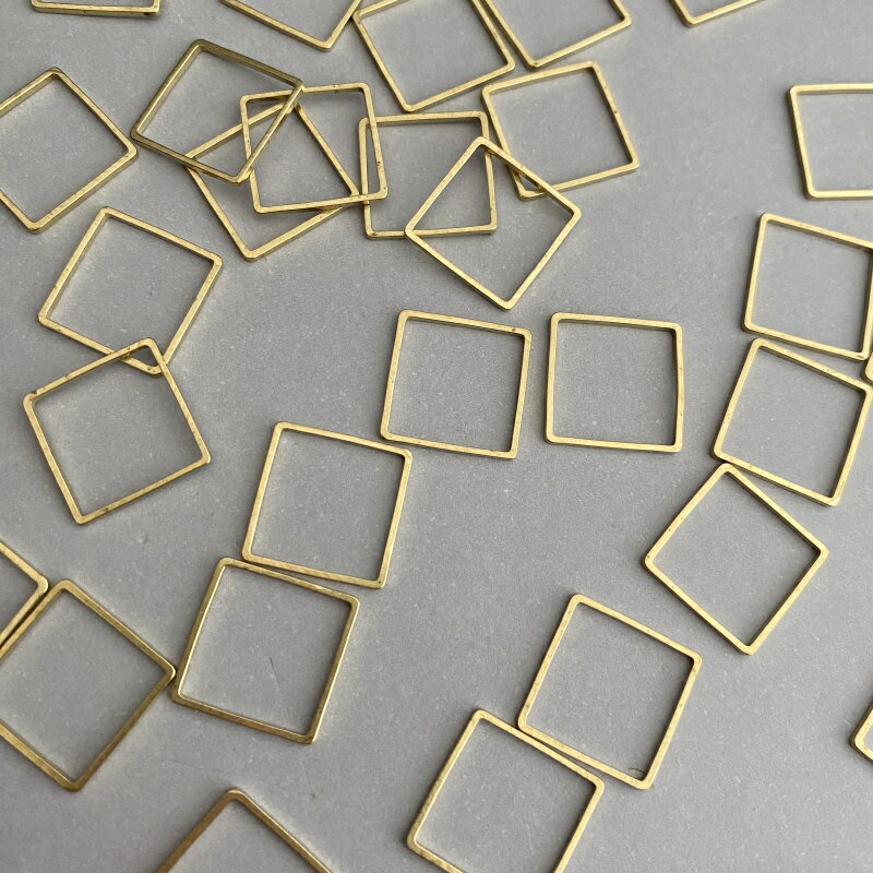 Rakuten - [ 10pcs ] 真鍮 15mm スライス スクエア デザインパーツ 小 四角形 ブラス チャーム メタル パーツ ヴィンテージ風真鍮パーツ tp-10095