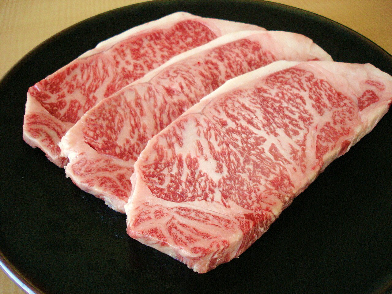 【送料無料】岩手県産黒毛和牛サーロインステーキ用200g3枚