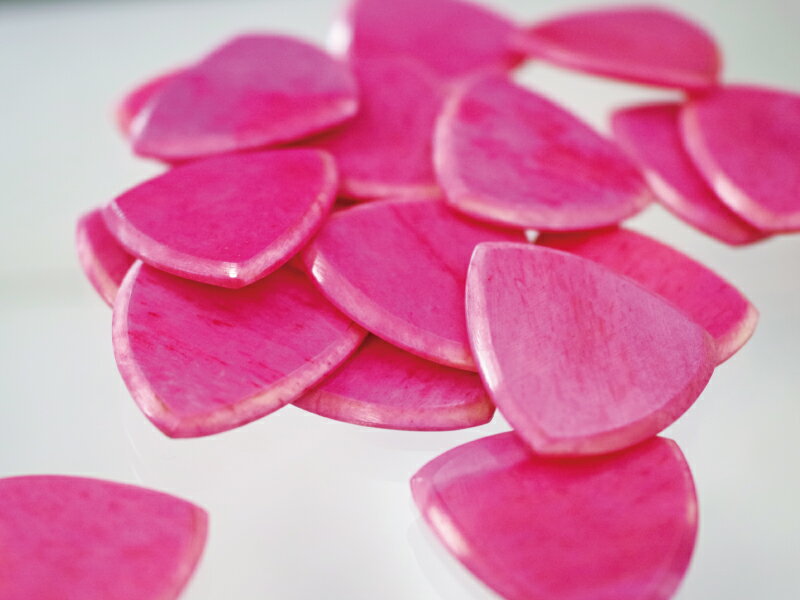 ANIMALSPEDAL『WildPicks（CB-TC-N-PK）CowBoneTriPickChamferPink3mm』