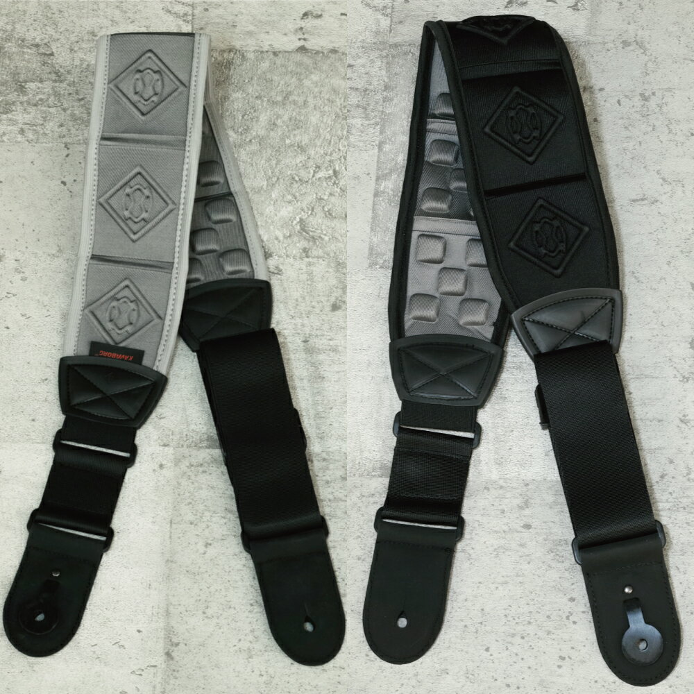 Kavaborg Functional Guitar Strap RDS-80 カヴァボーグ / ファンクショナル ギター ストラップ　アールディーエスハチジュウ Kavaborg Functional Guitar Strap RDS-80は、高い演奏性と快適な装着感を実現するオリジナルストラップです。 独自のアイディアを形にし、ステージ上でのギタリストへのストレスを出来る限り軽減します。 肩にかかるギターの重量を分散し、さらにギターストラップのバックルがギターを傷つけることも無いよう、同時に長さを簡単に調整できるよう設計を行いました。 RDS-80にはハイパロンという素材を使用しています。 本革ではなく、PVCでもありません。それらの素材よりも強靭で、耐摩擦性も高いものです。 ストラップに力がかかると、シリコンクッションがギターストラップをロックし、ギターストラップの脱落を防止します。 ショルダー部の分厚いパッドと人間工学に基づいたデザインにより、ギターの重さを実際よりも軽量に感じることができます。 特許取得済のストラップバックルによりストラップポジションの調整も容易です。 長さ：117〜147cm ショルダーパッド部幅：8.5cm Kavaborg Kavaborgは、楽器の研究開発、製造、販売まですべてをこなす包括的な音楽機材メーカーです。 多くのプロフェッショナル、エンジニア、研究開発チームにより様々な製品を製造しています。 中国、広州の最新工場はこの15年間、飛躍的な進歩を遂げてきました。 Kavaborgの製品は、世界中多くのミュージシャンに愛されています。