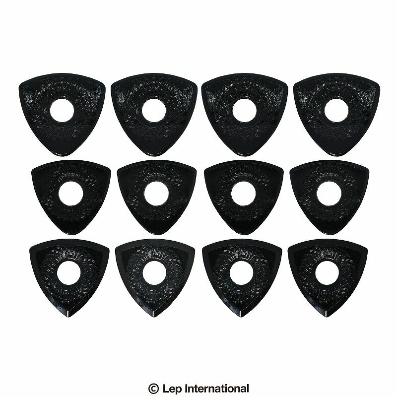 BOG STREET / ULTEM-TAK ALL AXE-CESS Pack ボグストリート / ウルテムタックオールアックセスパック このパックは ・AXE CUT LIGHT ・AXE CUT MEDIUM（スムースエッジ） ・AXE CUT MEDIUM ・AXE CUT HEAVY ・AXE BLADE LIGHT ULTEM-BLACK ・AXE BLADE MEDIUM ULTEM-BLACK（スムースエッジ） ・AXE BLADE MEDIUM ULTEM-BLACK ・AXE BLADE HEAVY ULTEM-BLACK ・BATTLE AXE LIGHT ULTEM-BLACK ・BATTLE AXE MEDIUM ULTEM-BLACK（スムースエッジ） ・BATTLE AXE MEDIUM ULTEM-BLACK ・BATTLE AXE HEAVY ULTEM-BLACK のピックが各1枚ずつ入った、12枚のセットです。 AXE SERIESピックのデザインは、安定したグリップとプレイアビリティを実現するために設計された、ユニークなピックです。 3つの面でご使用いただけるよう作られて、テクニックやスタイルに柔軟に対応できる3種類のタイプがあります。 ●AXE CUT: LIGHT 最もスタンダードなサイズのトライアングルピックシェイプで、0.5mm厚のスタンダードなエッジが1点と、1.5mm厚のベベルチップが2点あり、様々なスタイルに広く対応することができます。 BLADEよりも大きいので、コードやベースに向いたピックです。 ●AXE CUT MEDIUM 最もスタンダードなサイズのトライアングルピックシェイプで、0.6mm厚のスタンダードなエッジが1点と、2mm厚のベベルチップが2点あり、様々なスタイルに広く対応することができます。 BLADEよりも大きいので、コードやベースに向いたピックです。スムースエッジはエッジをスムースな形状に仕上げています。 ●AXE CUT HEAVY 最もスタンダードなサイズのトライアングルピックシェイプで、1.5mm厚のスタンダードなエッジが1点と、3mm厚のベベルチップが2点あり、様々なスタイルに広く対応することができます。 BLADEよりも大きいので、コードやベースに向いたピックです。 ●AXE BLADE LIGHT SMOOTH-EDGE AXE BLADE LIGHT: SMOOTH-EDGEピックは小さめのトライアングルピックです。 0.5mm厚のスタンダードなエッジが1点と、1.5mm厚のベベルチップが2点あり、様々なスタイルに広く対応することができます。スムースエッジはエッジをスムースな形状に仕上げています。 ●AXE BLADE MEDIUM AXE BLADE: MEDIUMピックは小さめのトライアングルピックです。 0.6mm厚のスタンダードなエッジが1点と、2mm厚のベベルチップが2点あり、様々なスタイルに広く対応することができます。 ●AXE BLADE HEAVY AXE BLADE: HEAVY ピックは小さめのトライアングルピックです。 1mm厚のスタンダードなエッジが1点と、3mm厚のベベルチップが2点あり、様々なスタイルに広く対応することができます。 ●BATTLE AXE LIGHT 3つのエッジが全て1。5mm厚のベベルチップとなったピックです。小さめのトライアングルシェイプで細かな演奏性にすぐれ、小さな動きではっきりした音を出せる、リード向けのピックです。 ●BATTLE AXE MEDIUM 3つのエッジが全て2mm厚のベベルチップとなったピックです。小さめのトライアングルシェイプで細かな演奏性にすぐれ、小さな動きではっきりした音を出せる、リード向けのピックです。スムースエッジはエッジをスムースな形状に仕上げています。 ●BATTLE AXE HEAVY 3つのエッジが全て3mm厚のベベルチップとなったピックです。小さめのトライアングルシェイプで細かな演奏性にすぐれ、小さな動きではっきりした音を出せる、リード向けのピックです。 ●マテリアル BOG STREETピックは1枚ずつ独自に製造され、最高水準の品質でレーザーフィニッシュされます。 このプロセスによりピックの3つの側面全てに連続した成形エッジが作成され、最適なストリングリリースを実現します。 ピックは滑りにくいテクスチャ、明るい色調、長い寿命となるよう独自に配合されたULTEM-Takブレンドから作られています。 BOG STREET Bog Streetはギタープレイの経験をさらに発展させるアクセサリーを制作しています。