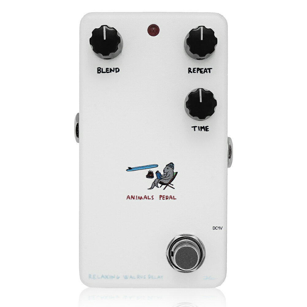 種類 　 ディレイ アダプター 　 9Vセンターマイナス 電池駆動 　 9V電池 コントロール 　 BLEND、TIME、REPEAT Animals Pedal / RELAXING WALRUS DELAY アニマルズペダル / リラクシングウォルラスディレイ RELAXING WALRUS DELAYは、ギタープレイに“凄み”を加える上で欠かせない、スタンダードで扱い易いディレイエフェクトです。 新しくなったRELAXING WALRUS DELAYは従来よりも電池交換を容易にしながら、より手前にフットスイッチを配置して演奏性を高めました。 また、Animals Pedalならではの美しいペダルデザインをさらにより美しく載せることができるようになりました。 サウンドや機能面では大きな違いはありませんが、音色全体のレンジが広げられ、より多くのアンプやギターで最高のサウンドが作れるように微調整されました。 BLEND、TIME、REPEATのシンプルなコントロールノブは必要かつ十分で、迷うこと無く必要なセッティングが行えます。 ディレイタイムは1〜500msと幅広く、ダブリング〜ショートディレイ、ミディアム、ロングディレイまでをカバーします。 RELAXING WALRUS DELAYのディレイトーンは、ヴィンテージアナログディレイに近く、同時にデジタルディレイとしてのクリアさも備えています。絶妙なバランスで仕上げたトーンはBLENDノブの設定により、ディレイの音色を原音と混ざって溶けゆくような自然な残響に設定したり、逆にあえて目立たせたりすることが出来ます。 アナログディレイさながらのセルフオシレーションも備え、常時ONで使用するディレイから超絶な飛び道具としてのディレイまで、多彩な用途をカバーできます。 ペダルボードに1台あると重宝するエフェクトペダルです。 ディレイはやまびこ効果とも呼ばれ、プレイした音を反復し、それを原音と混ぜあわせて空間的な広がりや反響を作るエフェクトです。 この効果だけであれば、リバーブと似たタイプのエフェクトだと考えるかもしれません。実際、似たような使い方をすることもできます。 ディレイエフェクトとリバーブエフェクトの決定的な違いは、プレイした音がそのまま反復されるということです。このディレイならではの効果が、特にギタリストにとって、一つ上のレベルに登るための大きな助けになります。 ・奥行きのあるなめらかなリードトーン リズムバッキングからリードに移行する際、ブースターや歪みを切替えて音を大きくしたり、前に出すことはよくある手段です。ところが、ミックスしたりバンド演奏を録音して聞いてみると、ただ音を大きくしてもうるさく感じるだけで、思ったほど上手くリードが聞こえないことがあります。 この時、ディレイエフェクトを同時に踏んでみると、リードトーンに奥行きが加わり、バックの音色と明確に違った存在感を持ちます。同時に音のエッジが少し丸くなって聴きやすく、なめらかなトーンを作ることができます。この時、少し長めのディレイタイムで、リピートを少なめにするのがセッティングの秘訣です。 ・常時ONでスムースなバッキングプレイ プロフェッショナルなプレイヤーのライブなどでギターサウンドをよくよく聞いてみると、常にうっすらとディレイがかかっていることがよくあります。例えばフレット移動の長いコードチェンジでも音を切らすこと無くスムースなバッキングをプレイする際などに、ディレイエフェクトは有効です。 サステインを補完し、音色のテールエンドがゆっくりと消えていくような効果が得られるためです。BLENDとTIMEを抑え、REPEATは数回に設定してみてください。 ・リズミックでトリッキーなプレイ ディレイエフェクトは、入力された音を何度も反復します。その効果を利用し、あえてトリッキーなプレイやリズミックなバッキングを作ることができます。 BLENDを高めに、REPEATは控えめに設定し、TIMEを慎重に調整すれば、多機能なデジタルディレイを使わずとも付点8分ディレイや、ディレイを利用したハモりなども十分に作ることができます。 ・セルフオシレーション セルフオシレーション、つまり自己発振は、リピートを高く設定することでディレイエフェクトから出る音がどんどん大きくなり、金切り声のような独特の音を発するという現象です。 この時、TIMEを動かすことで発振している音の音程や音色、音のリズムなどを変えることが出来、さらにギターを弾いたり、他のエフェクトを組み合わせたりすると、カオスな世界を生み出すことができます。 セルフオシレーションを止めたい時には、REPEATを下げれば自然とカオスサウンドをフェードアウトさせられます。 フットスイッチはトゥルーバイパス。9V電池、またはスタンダードなセンターマイナスDC9Vアダプターで駆動します。 デザインはオーストラリアで活動するサーフアート画家Jonas Claesson氏が担当。 *誰もが夢見る最高のキャンピングトレイラーでサーフィン後の昼下がりをゆっくり楽しむセイウチをイメージしてデザインしました。 消費電流：35mA インプットインピーダンス：500k ohm アウトプットインピーダンス：10k ohm Animals Pedal 足元に置かれるペダルにもとことんこだわりたい。 Animals Pedalは、スタンダード、かつ本格的なエフェクターを制作しています。 シンプルな操作と分かりやすい効果で、初めてのエフェクターとしても安心してお使いいただけます。