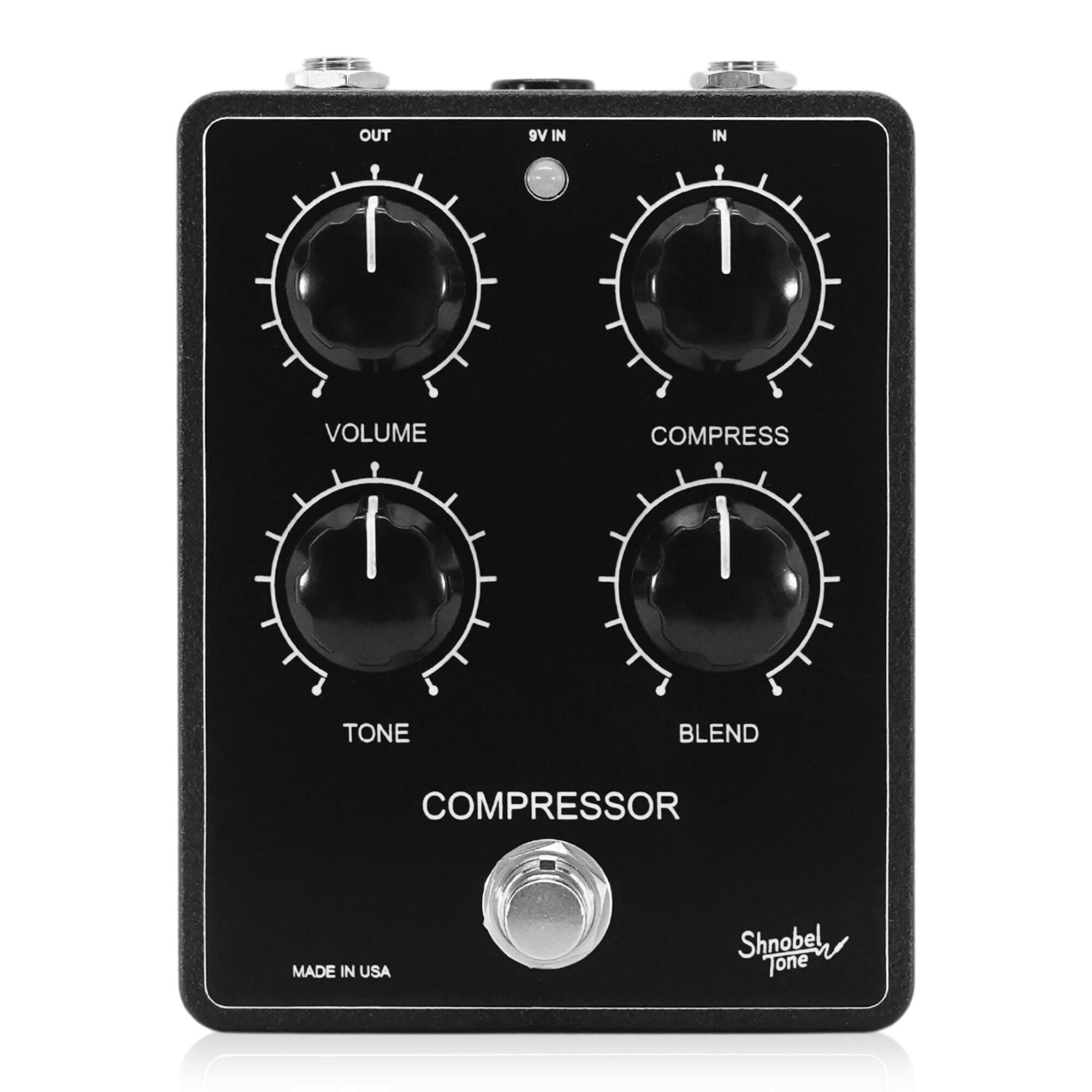 種類：コンプレッサー アダプター：9Vセンターマイナス 電池駆動：- コントロール：VOLUME、COMPRESS、TONE、BLEND Shnobel Tone / Optical Compressor シュノベルトーン / オプティカルコンプレッサー Shnobel Tone Optical Compressorは、ペダルボード用の“スタジオ”コンプレッサーです。TONEとBLENDコントロールで豊かな倍音と厚みのあるトーンで、ギターやベースに最適なサウンドを作ります。BLENDを調整してクリーントーンをミックスし、音楽的でナチュラルなトーンを作ることができます。 やわらかにかかるオプティカル（光学）コンプレッサーにより、ギターのトーンを大きく変えないまま、ギターのアンサンブル内での位置や音の強さを調整するように使うことができます。 ●コントロール VOLUME：音量を調整します。 COMPRESS：コンプレッサーのかかりの強さを調整します。 TONE：高域をブースト・カットします。 BLEND：ドライシグナルをコンプレッサーにブレンドします。 フットスイッチ：トゥルーバイパススイッチングです。 Optical Compressorは、スタンダードなセンターマイナスDC9Vアダプターで駆動します。消費電流は110mAです。 電池はお使いになれません。 【Shnobel Tone】 Shnobel Toneは2015年、“ベスト”を求めるギタリストのためのツールを制作するためにローマン・ベロノシュコによって設立されました。 ローマンは世界的に人気のYoutubeチャンネル“shnobel”の運営も行っており、機材への的確な評価と高いプレイスキルでもよく知られています。