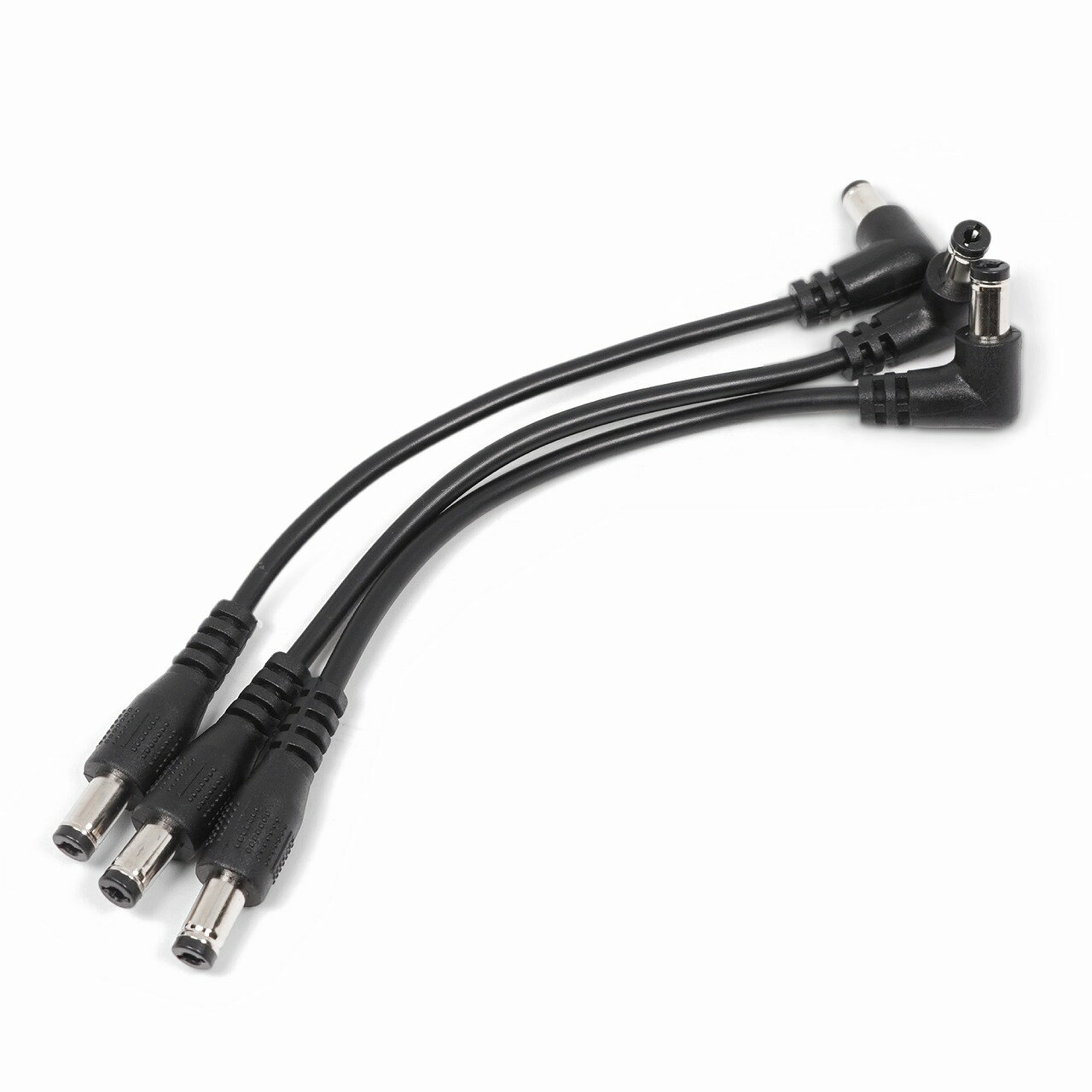 One Control / Noiseless DC Cable 20cm L/S ワンコントロール / ノイズレスディーシーケーブル ■POINT ・ハイクオリティで柔軟なケーブル ・お好みの長さを選択可能 ・2.1mmバレルタイプ エフェクターのためのノイズレスなDCケーブル！ ワンコントロールノイズレスDCケーブル。ワンコントロールらしく、オリジナルケーブルの開発に一から携わり、使いやすさ、剛性を兼ね備えたオリジナルDCケーブルが誕生しました。多彩な長さも揃え、音質、使いやすさ、あらゆる側面からミュージシャンをサポートします。 【One Control】 One Controlの細部にまで拘った商品は、贅沢という言葉が一番しっくりくるでしょう。これまでの製品を凌駕するその品質とスペック、徹底したユーザーフィードバックの拾い上げによる商品構築は、一番の遠回りに見えますが、実は一番の近道であると言うことを我々の商品によって実証できると確信しています。One Controlを足元に置いて、歴史の証人になりましょう。