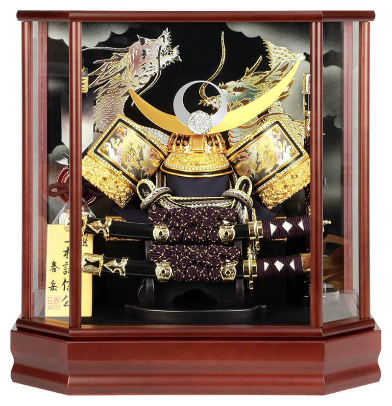 五月人形 コンパクト 上杉謙信公 兜ケース飾り 兜飾り 春岳作 12号 六角ケース 【2024年度新作】 h065-fz-5720-72-044