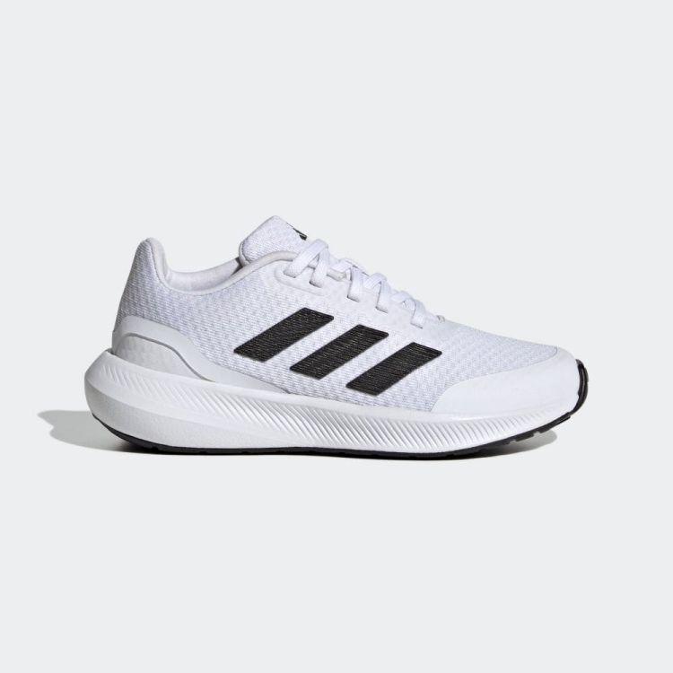 HP5844 ・ ブランドアディダス ADIDAS・ 品名CORE　FAITO　2．0　K・ カラーフットウェアホワイト/コアブラック/フットウェアホワイト・ 性別キッズ・ 素材アッパー／合成繊維・合成皮革、ソール／合成底・ 製造国インドネシア・ 商品説明快適な履き心地とスタイルで、キッズを学校や遊びに送り出そう。足元をクールに保つ通気性にすぐれるアッパーと、一日を通してクッショニングを発揮する柔らかなミッドソールを搭載したadidasのキッズ向けランニングシューズ。クラシックなシューレースクロージャーとコントラストを効せたディテールでスポーティに仕上げている。多彩なリサイクル素材を用い、アッパーに少なくとも50％のリサイクル成分を含有。また本プロダクトはプラスチック廃棄をなくすためのアディダスのソリューションのひとつでもある。CORE　FAITO　2．0　K ・ ブランド : アディダス ADIDAS・ カラー : フットウェアホワイト/コアブラック/フットウェアホワイト・ 性別 : キッズ・ 素材 : アッパー／合成繊維・合成皮革、ソール／合成底・ 製造国 : インドネシア 快適な履き心地とスタイルで、キッズを学校や遊びに送り出そう。足元をクールに保つ通気性にすぐれるアッパーと、一日を通してクッショニングを発揮する柔らかなミッドソールを搭載したadidasのキッズ向けランニングシューズ。クラシックなシューレースクロージャーとコントラストを効せたディテールでスポーティに仕上げている。多彩なリサイクル素材を用い、アッパーに少なくとも50％のリサイクル成分を含有。また本プロダクトはプラスチック廃棄をなくすためのアディダスのソリューションのひとつでもある。