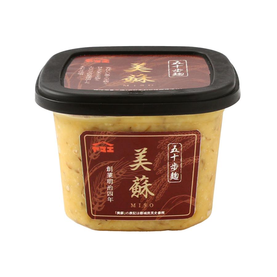 【商品特徴】香ばしい香りの麦麹とあまみのある米麹を大豆の五倍量使用したあわせ味噌です。 すっきりした味わいと芳醇な香りをお楽しみください。 商品説明メーカー所在地 原材料 大麦(国産)、米、食塩、大豆(分別生産流通管理済み)/酒精 サイズ 108×108×80(mm) 原産国 日本 内容量 500g アレルギー表示 大豆 温度帯 常温 メーカー名 ヤマエ食品工業株式会社宮崎県都城市西町3646番地