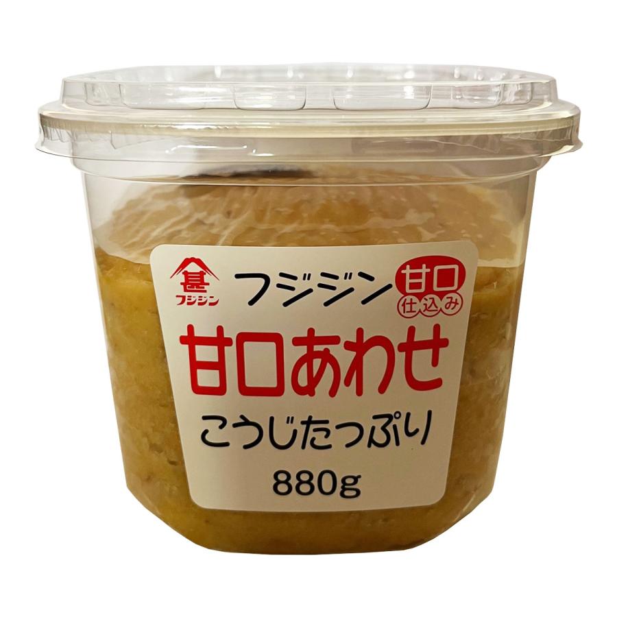 【商品特徴】麹をたっぷり使用して作った甘口タイプのお味噌です。 通常九州の米麦あわせ味噌は、麹歩合(大豆に対する麹の量)が15〜25歩ですが、倍量近い麹(33歩)を使用して仕込みました。 米の優しい甘みと麦の力強い旨味がクセになります。 麹、大豆、食塩のみを使用して作っておりますので、素材そのものの味がお楽しみください。 商品説明メーカー所在地 原材料 米(国産)、大豆(分別生産流通管理済)、食塩、大麦 サイズ 130×130×95(mm) 原産国 日本 内容量 880g アレルギー表示 大豆 温度帯 常温 メーカー名 富士甚醤油株式会社大分支店大分県大分市大字豊饒266-1