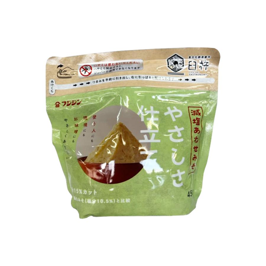 【商品特徴】麹の甘さの残る減塩味噌を保存しやすいジップ付ガゼット袋にいれました。 「ガゼット袋は開封後の保管がし難い」、「カップは量が少なくなっても場所をとるし、蓋も外れ易い」を解消するためにガゼット袋にジップを付けました。 ”毎日おいしく減塩のお味噌汁を”のコンセプトの元、商品設計を行った九州ならではの、やや淡色で、麹の甘さの残る減塩味噌です。 (※減塩率15%以上) 塩分を気にされている方、甘めの味わいがお好みの方にお勧めできるお味噌です。 商品説明メーカー所在地 原材料 米(タイ）、大豆(分別生産流通管理済）、大麦、食塩/酒精 サイズ 150×165×50(mm) 原産国 タイ 内容量 450g アレルギー表示 大豆 温度帯 常温 メーカー名 富士甚醤油株式会社大分支店大分県大分市大字豊饒266-1