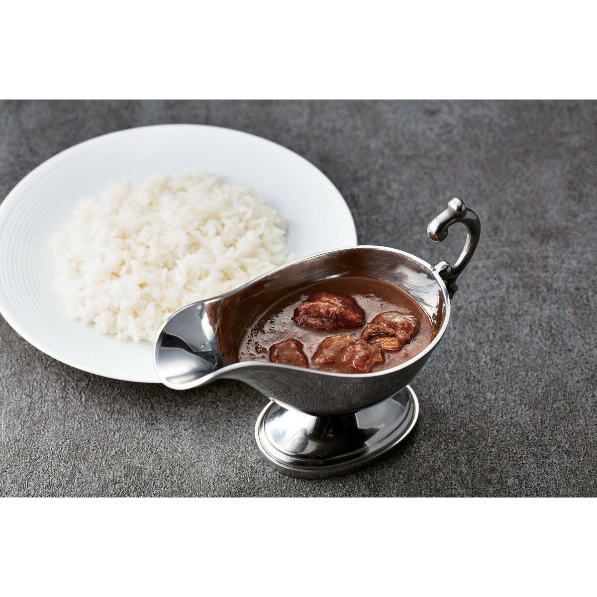 スパイス香る牛すじカレー