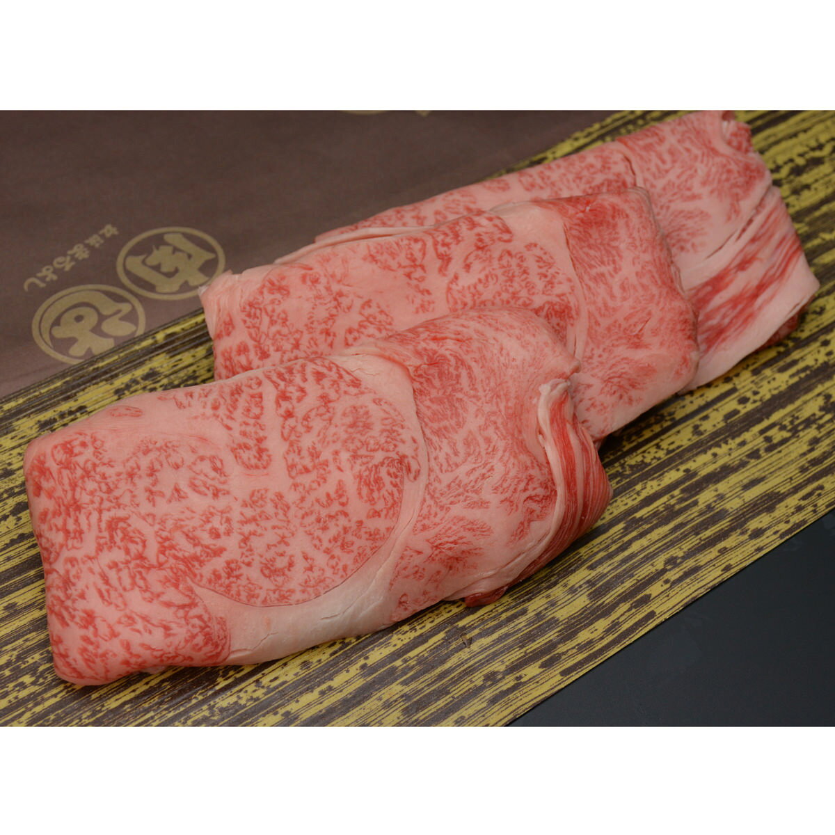 産直お取り寄せNセレクトの松阪牛すき焼き用 ロース 200g 三重県産 松坂牛 松阪まるよし 牛肉 和牛 国産 ブランド肉 冷凍 スライス肉｜アングル2