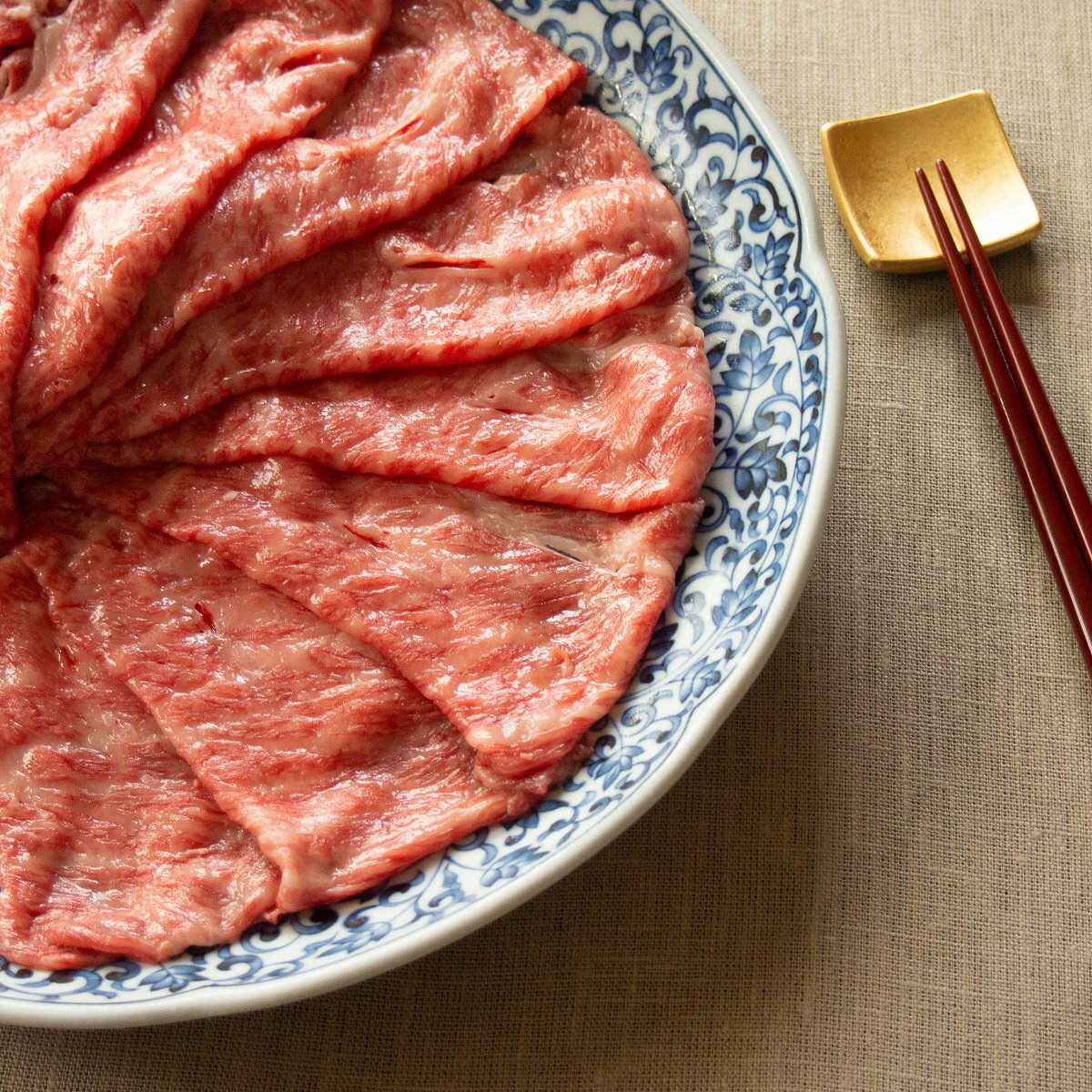 飛騨牛 すき焼き 肉 肩ロース 2人前 3人前 ギフト箱 500g すきやき 牛肉 黒毛和牛 丸福商店 産地直送グルメ 有限会社丸福商店 岐阜県 送料無料