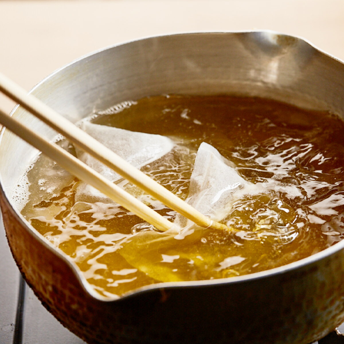 UMAMIの旅 8種 詰合せ だしパック だし 調味料 出汁 昆布 鰹と昆布 合わせ いりこ あご 野菜 鶏 本枯鰹節 化学調味料不使用 保存料不使用 手軽 簡単 便利 使いやすい 和食 煮物 汁物 新潟 ON THE UMAMIのサムネイル