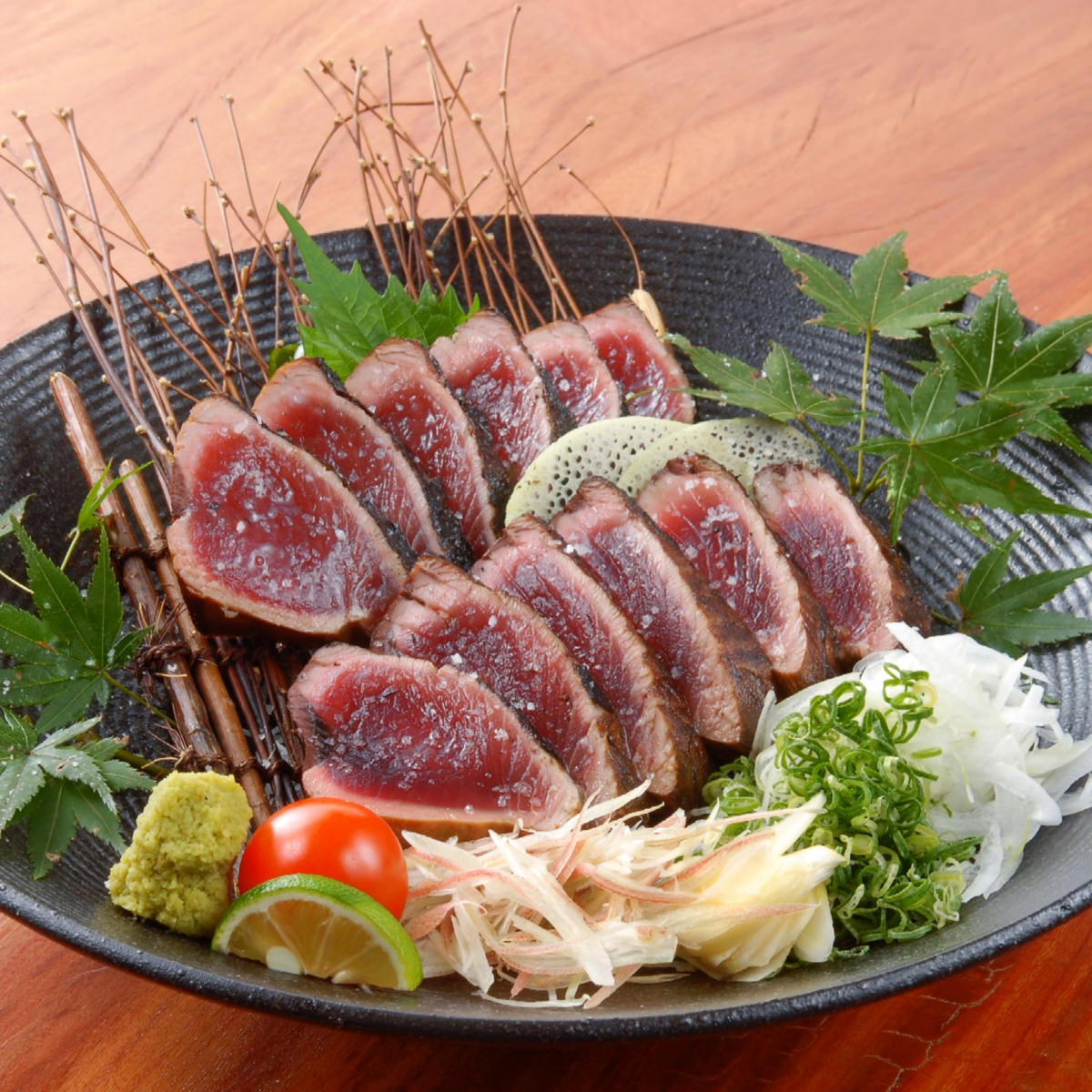 明神水産 高知 藁焼き かつおたたき カツオ 刺身 たたき 和風惣菜 海鮮 かつおのたたき 国産 惣菜 鰹 わら焼き おかず おつまみ 海鮮惣菜 土佐 名物 伝統のサムネイル