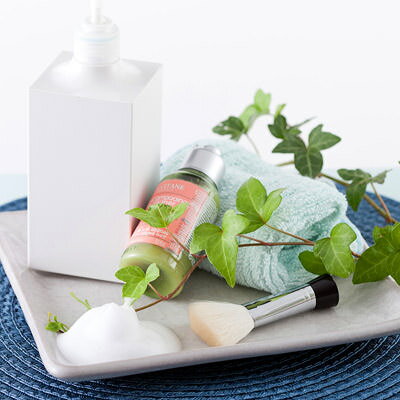 やさしい肌触りで、部分洗いにも最適 マッサージ感覚で使う洗顔ブラシ【沖縄・離島 お届け不可】