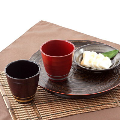 送料無料 日本酒器 記念日の贈り物に 和らぎフリーカップペア ライン(黒・吟朱) 東出漆器店