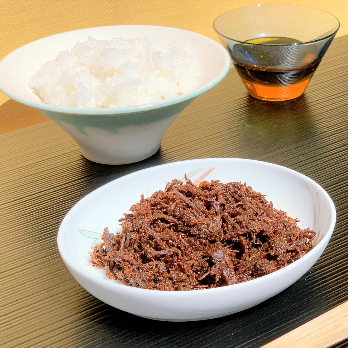 伊勢重の特製牛佃煮 100g 国産 牛肉 佃煮 無添加 牛佃煮 和惣菜 保存料不使用 惣菜 老舗 おかず 牛しぐれ煮 ご飯のお供 つくだに 辛口 しぐれ煮 東京 伊勢重
