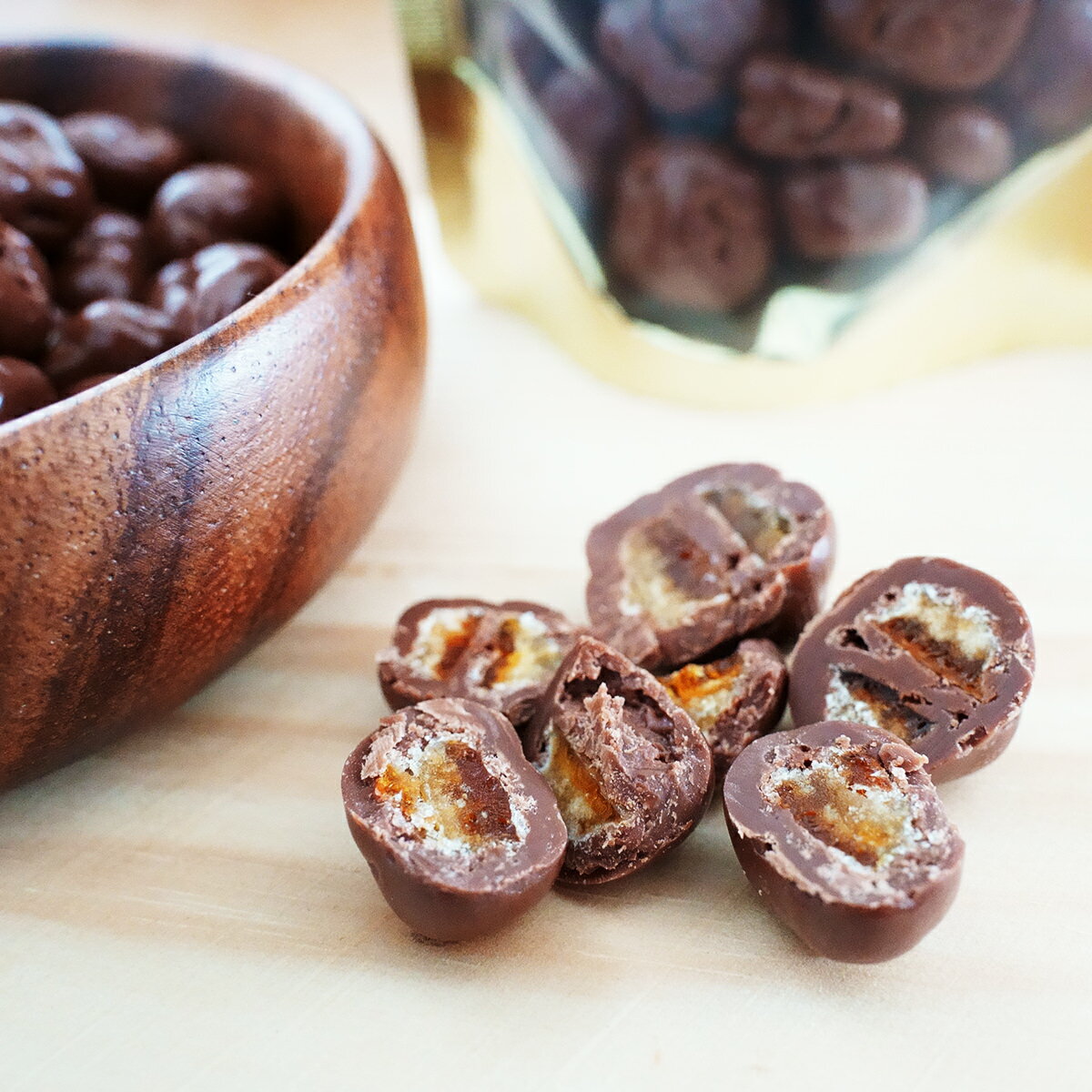 屋久島たんかん プチピールチョコ 3袋 詰合せ お菓子 チョコレート 洋菓子 国産 屋久島産 フルーツチョコ たんかん 柑橘 みかん ピールチョコ 屋久島 鹿児島 屋久屋 ポスト投函便のサムネイル