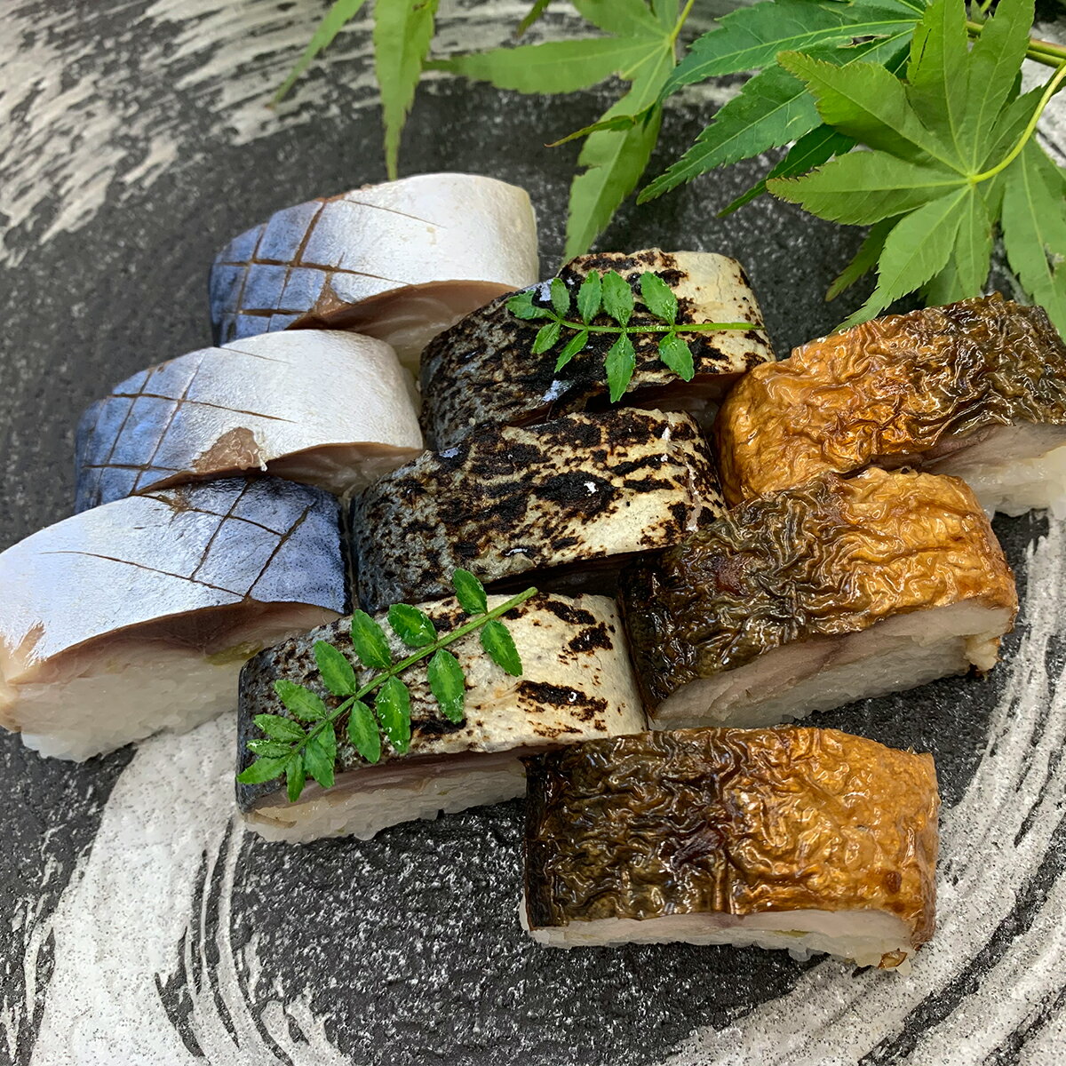 3種のわさび葉鯖の食べ比べセット 詰合せ 寿司 惣菜 すし 和惣菜 さば 棒寿司 しめ鯖棒寿司 焼鯖棒寿司 梅酢炙り鯖棒寿司 食べ比べ しめ鯖 焼鯖 炙り鯖 鯖寿司 鯖 梅守本店 奈良 わさび葉寿司うめもりのサムネイル