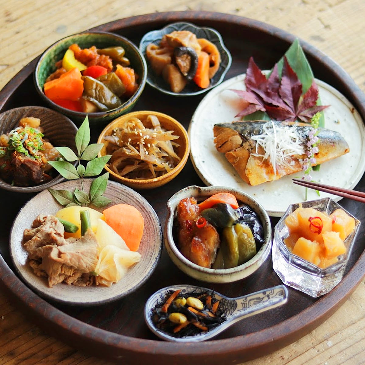 惣菜 まごころギフトセット 9種 詰合せ 肉じゃが 黒酢酢豚 牛すじのどて煮 ピリ辛 筑前煮 五目ひじき煮 きんぴらごぼう じゃがいものピリ辛炒め 主菜 副菜 冷凍惣菜 合成着色料不使用 【北海道・沖縄県・離島 配送不可】のサムネイル