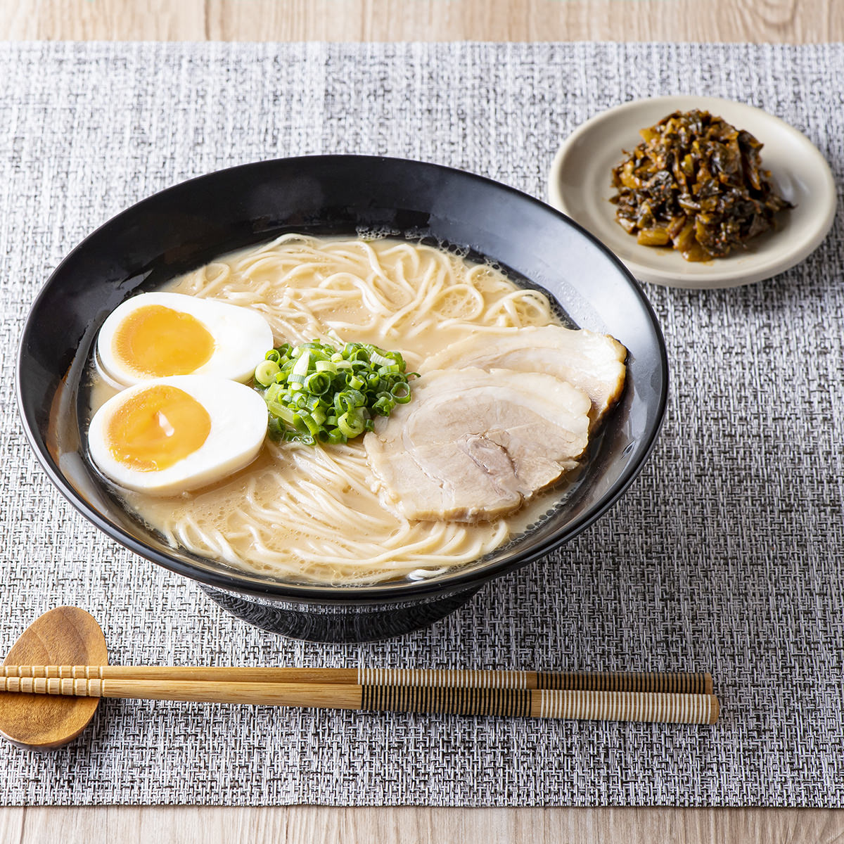 博多一幸舎 豚骨ラーメン 4食入4箱 ラーメン 麺類 とんこつ まとめ買い 生麺 九州ラーメン とんこつラ..