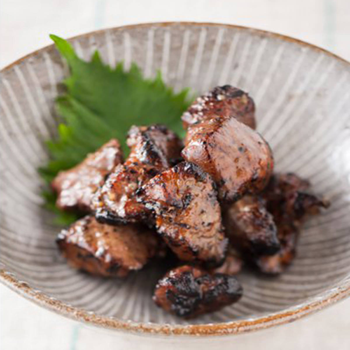 馬肉の炭火焼き1個 馬肉 惣菜 常温 おかず 炭火焼 赤身 おつまみ 肉料理 桜肉 ご飯のお供 くまモン 熊本 山内本店 ヤマウチ